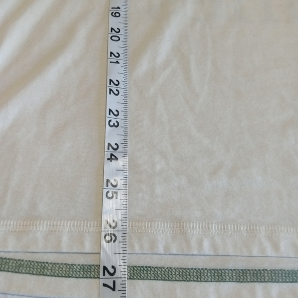 Vineyard Vines White Graphic Tee - Picture 6 of 6